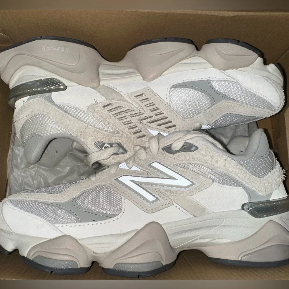 New Balance 9060 - Picture 4 of 9